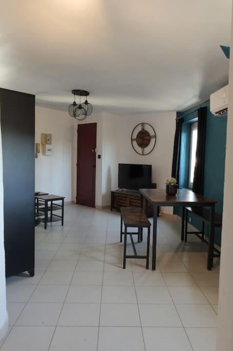 Appartement Centre Ville -- Pierrelatte Extérieur photo